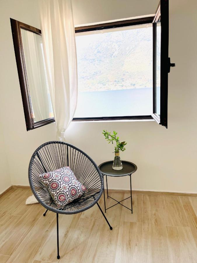 דנוניי סטוליב Chic Sea Front Apartment With Breathtaking Kotor Bay View מראה חיצוני תמונה