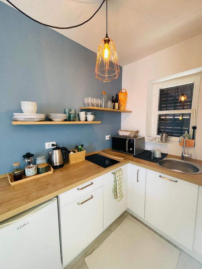 דנוניי סטוליב Chic Sea Front Apartment With Breathtaking Kotor Bay View מראה חיצוני תמונה