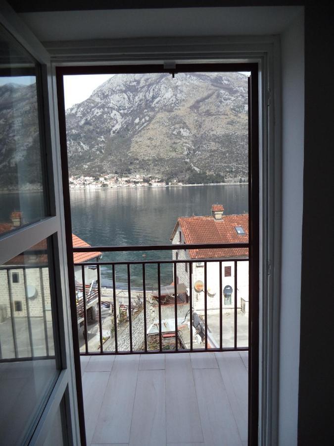 דנוניי סטוליב Chic Sea Front Apartment With Breathtaking Kotor Bay View מראה חיצוני תמונה